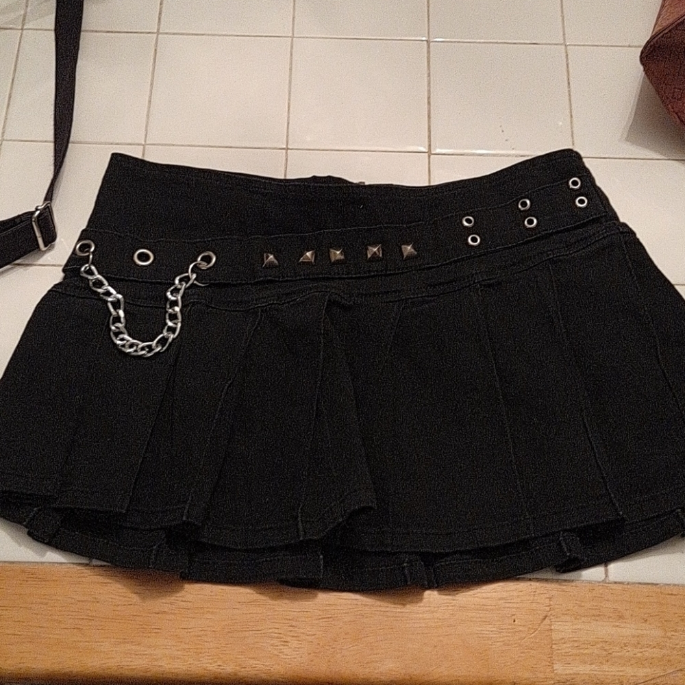 Royal bones skirt